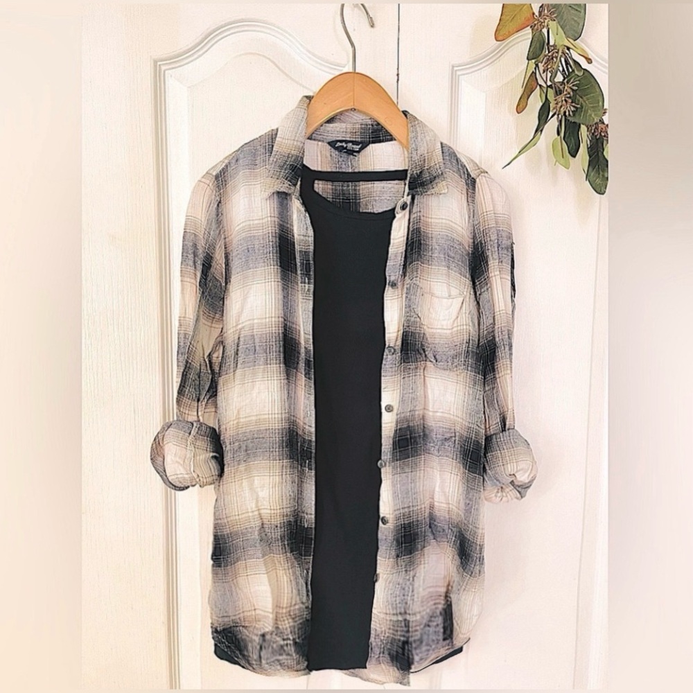 Lucky Brand Cream/Gray Plaid Boyfriend Button Up Flannel Shirt & Black Tank Top